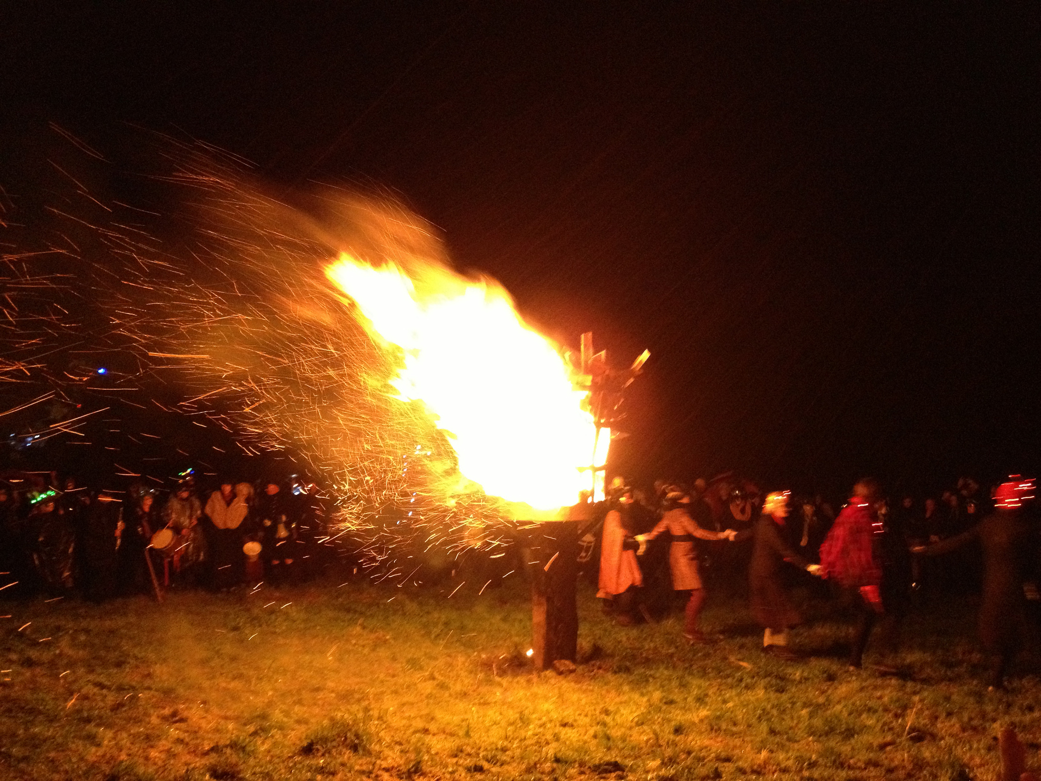 Dancing at the beacon, Montol 2012